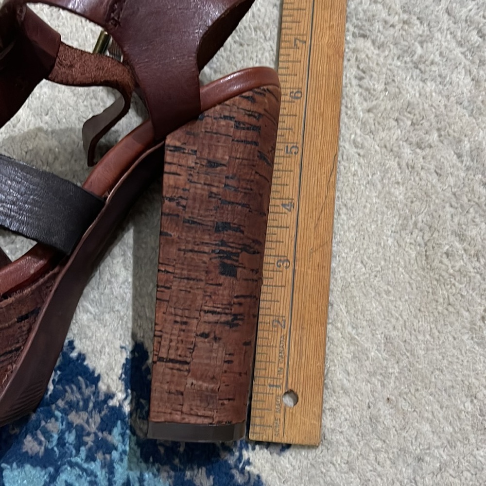 Leather 70s platform sandals. 6 - Picture 10 of 12